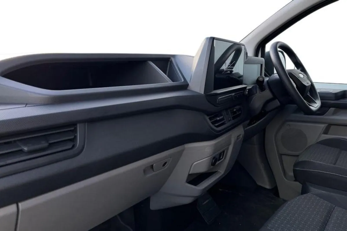 Ford Transit Custom E- 320 L1  RWD 100kW 65kWh H1 - Image 3