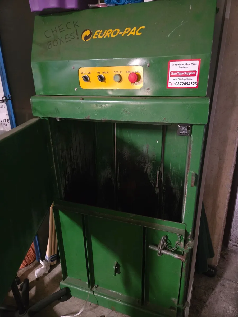 Shop bailer for cardboard - Image 1