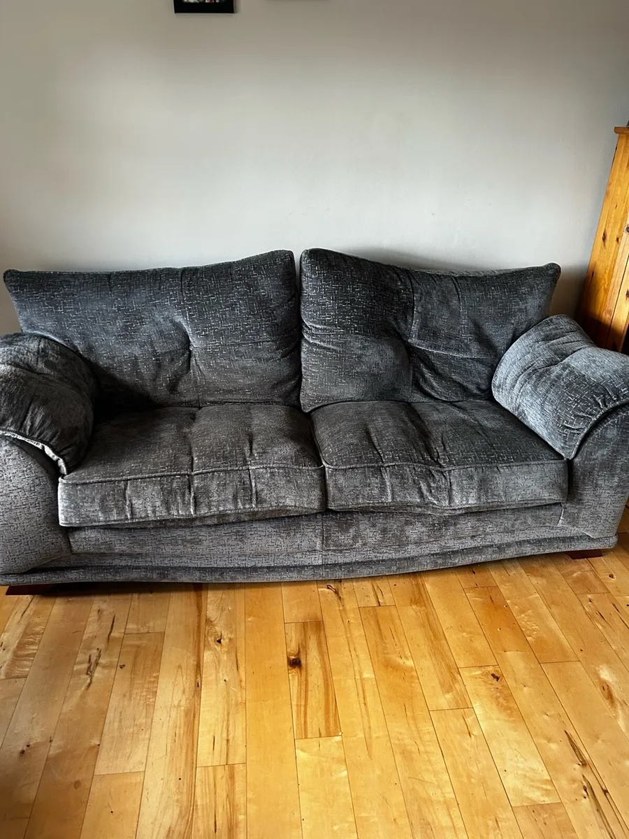 Couch - Image 2