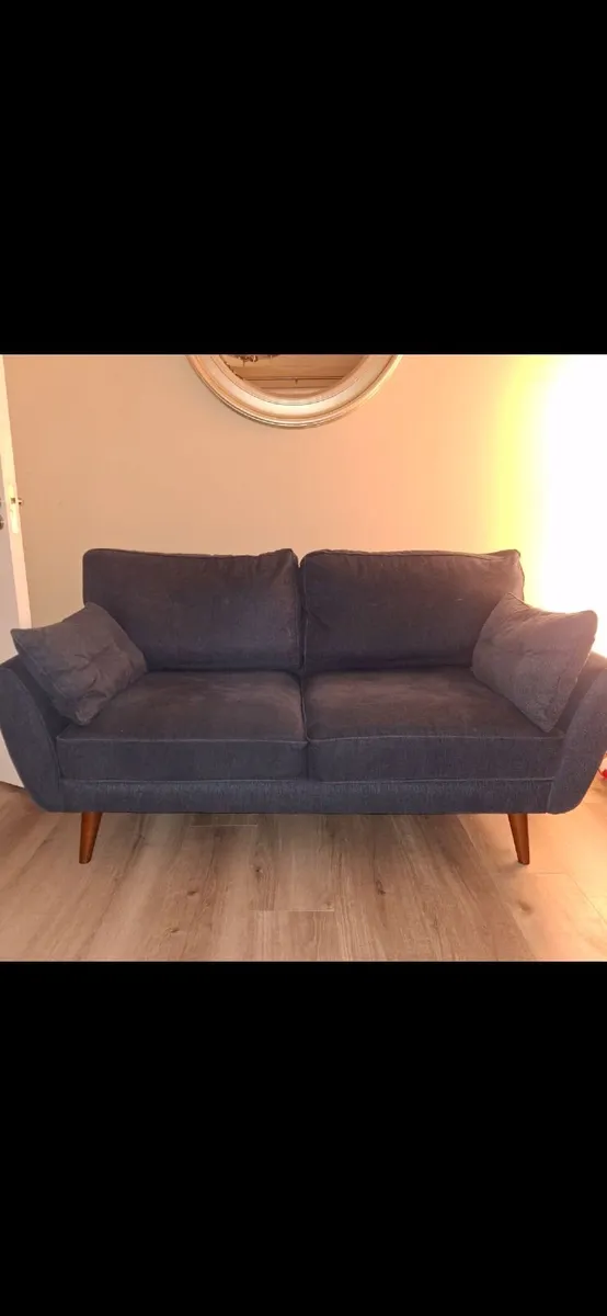 Couch - Image 4