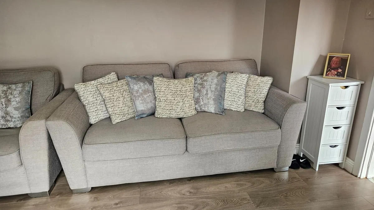 Sofa and 2 armchairs - Image 1