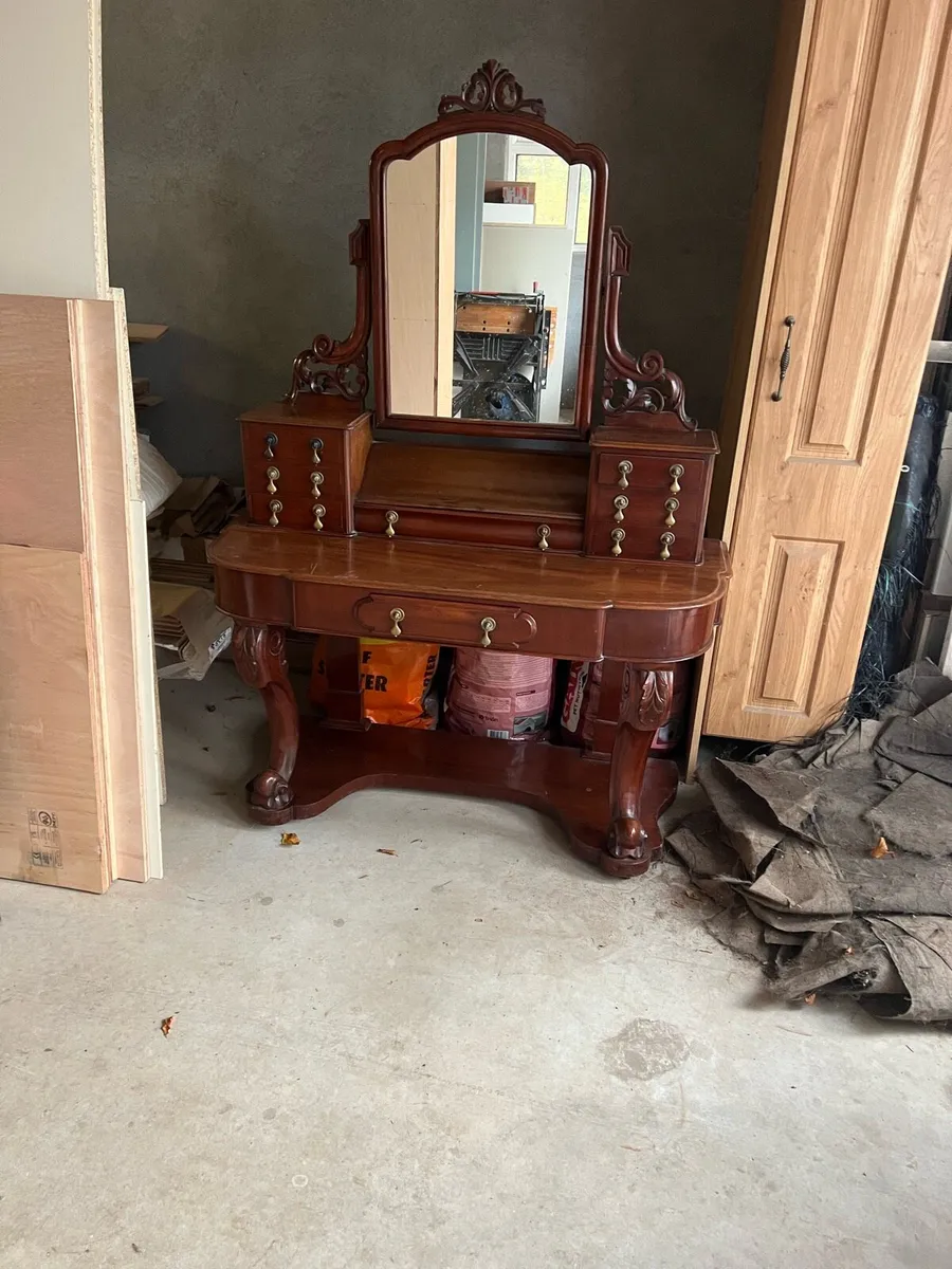 Dressing table