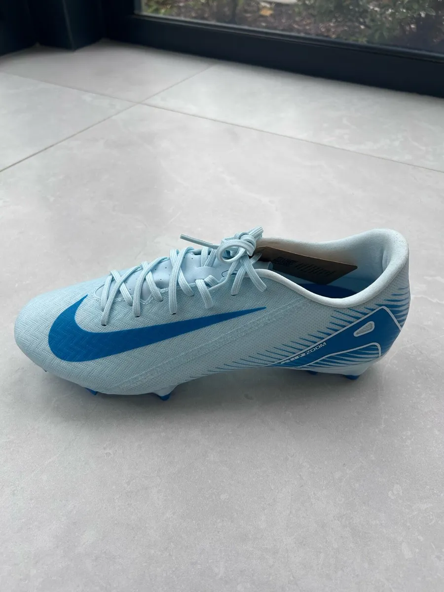 Nike Football Boots - Image 4