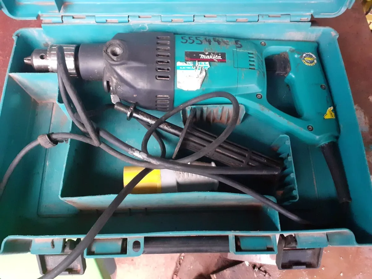 MAKITA 8406 110V DRILL - Image 1