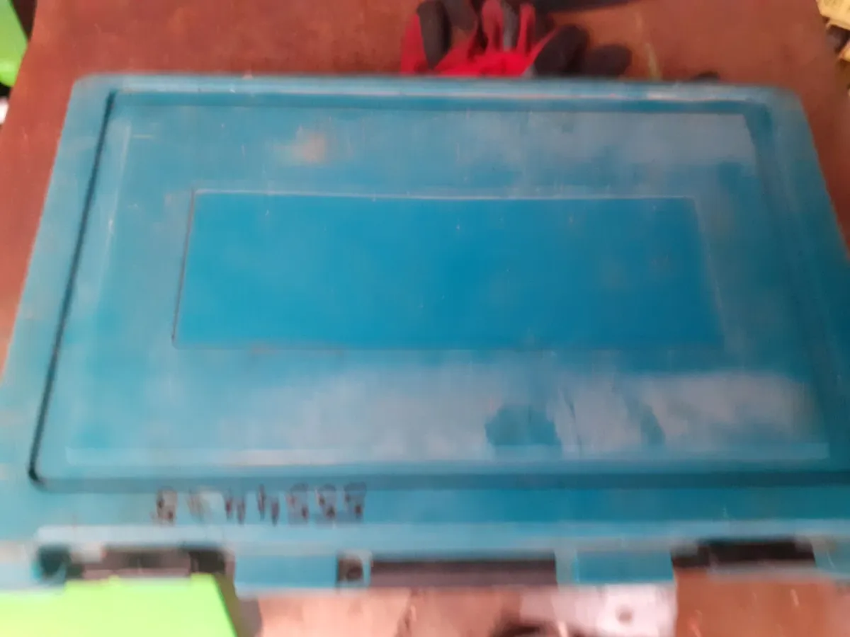 MAKITA 8406 110V DRILL - Image 2