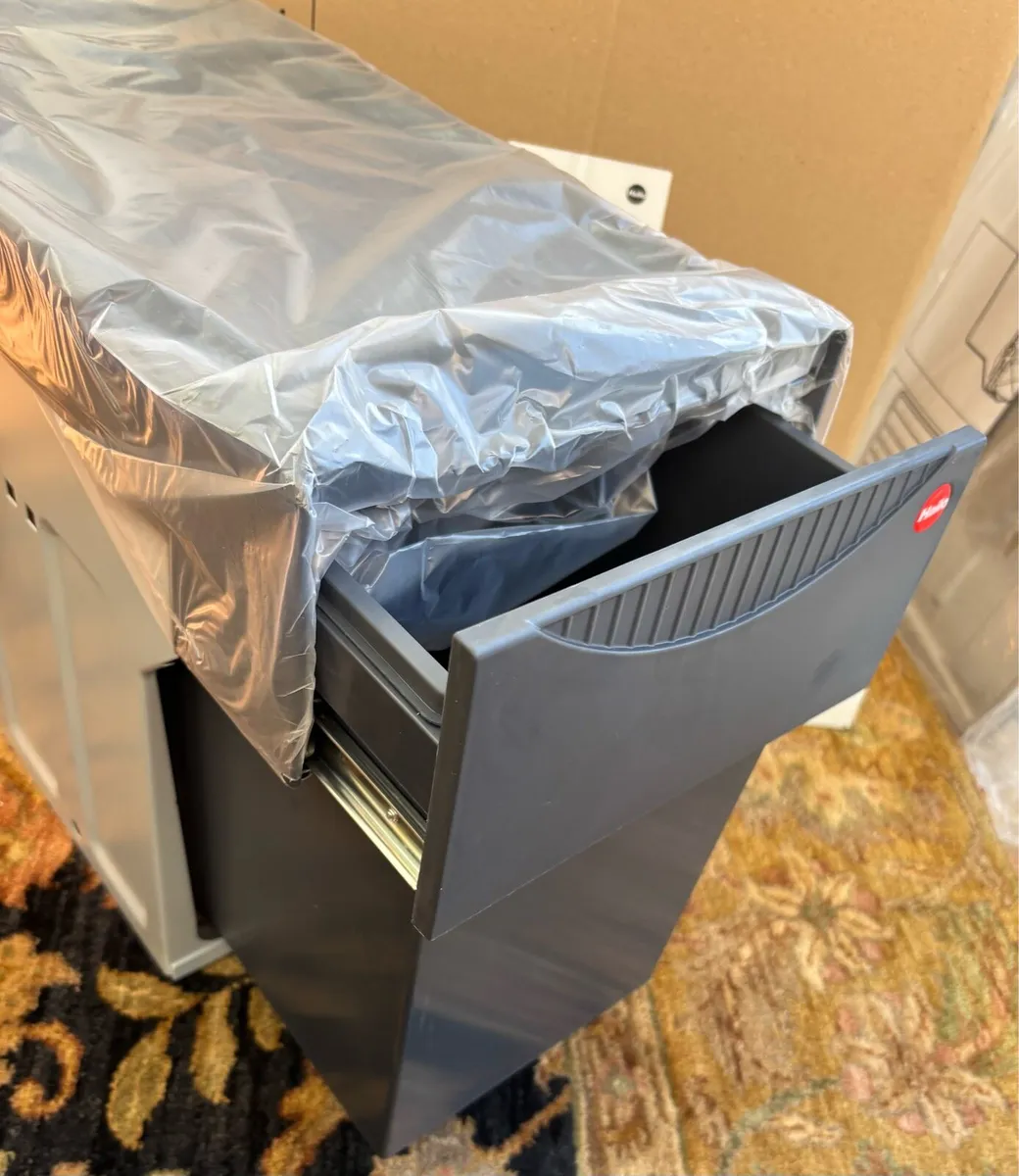 Kitchen bin - Image 1