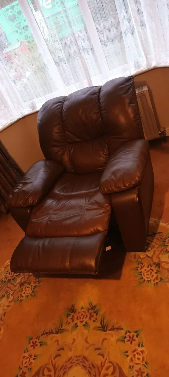 Chairs Television - Image 1