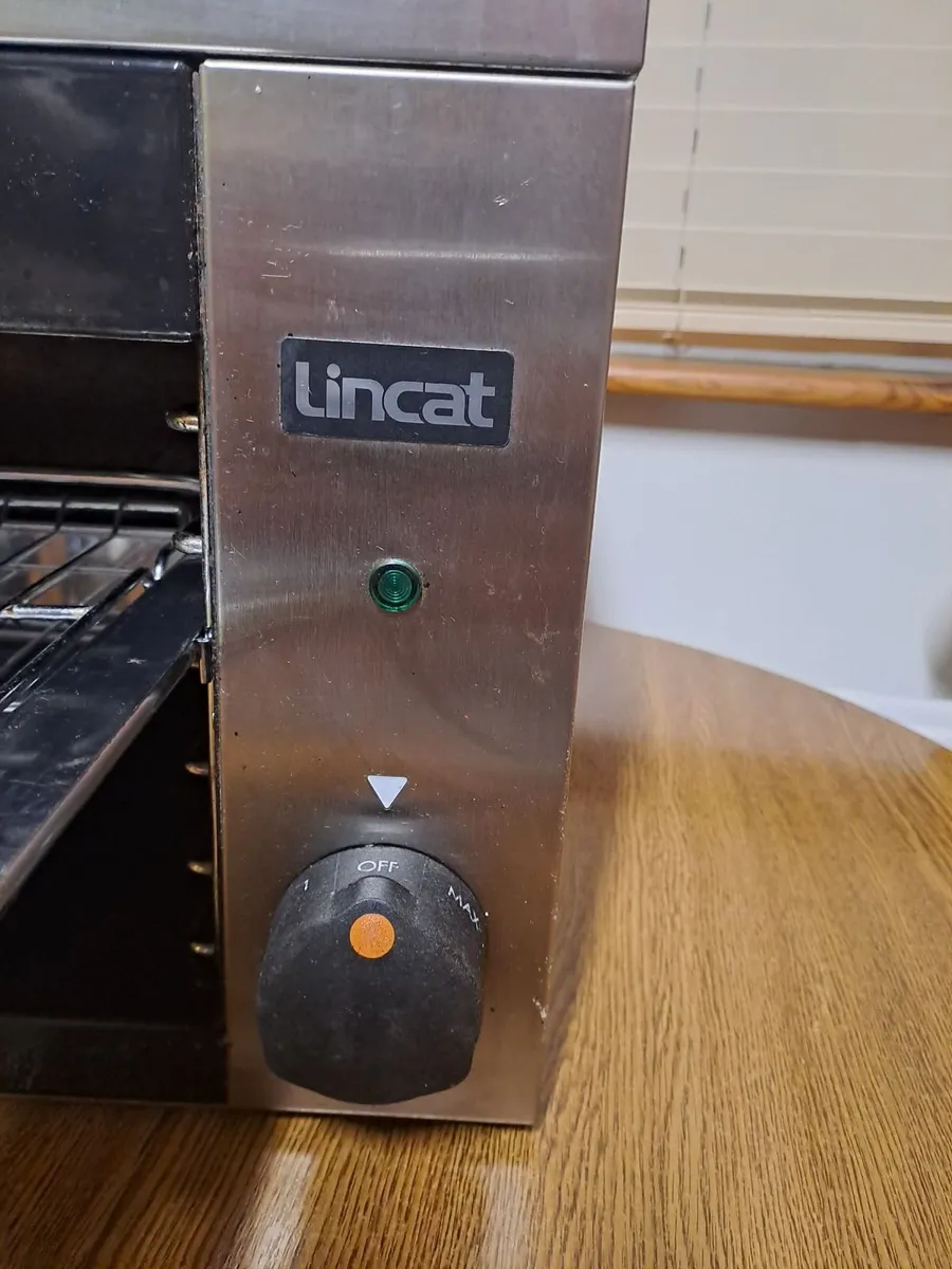 Electric grill - Image 1