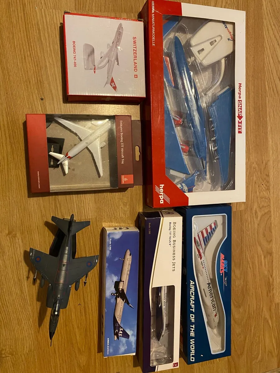 Model planes - Image 1