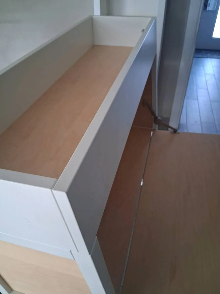 Fold down desk - Image 3