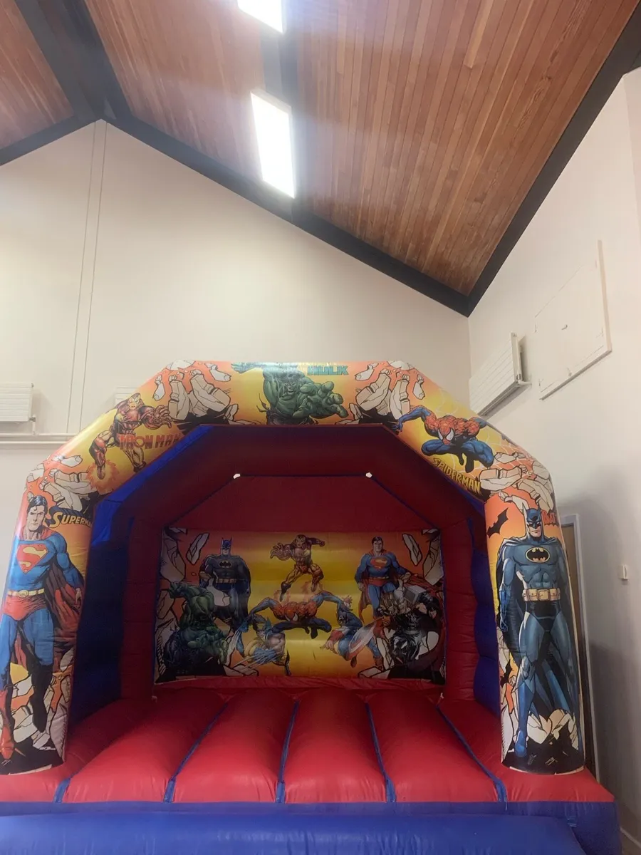 Bouncy castle - Image 2