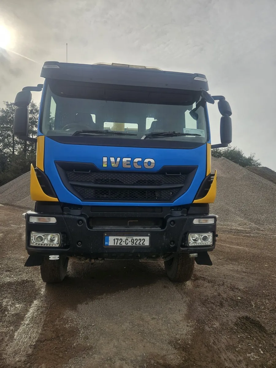 Iveco Trakker 410 Tipper - Image 1