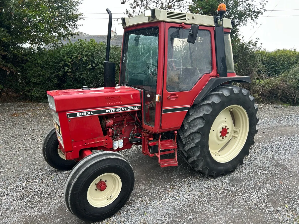 Case IH 885 XL - Image 1