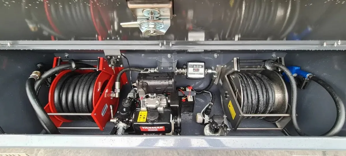 Cross Fuel Bowser - Image 3