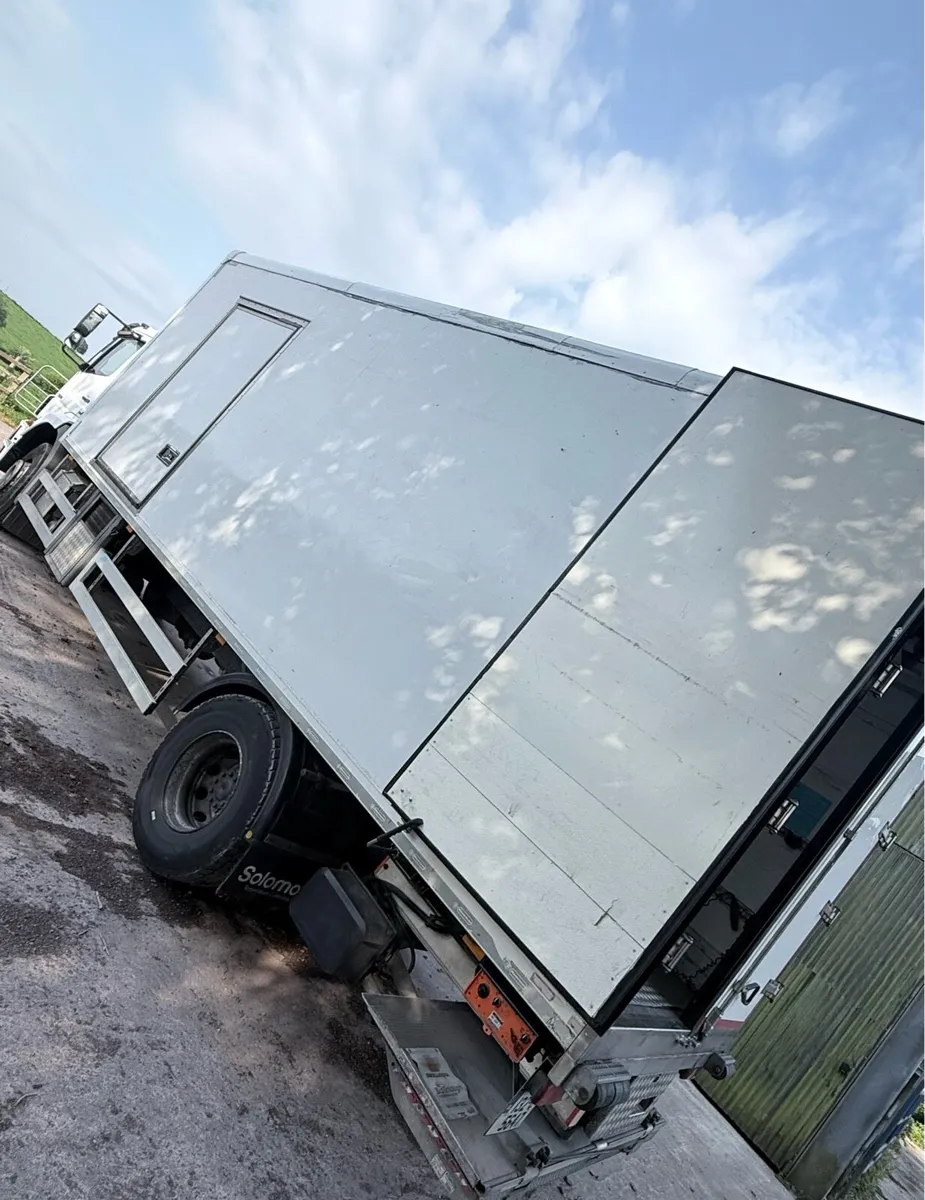 Mercedes  New CVRT+TAX - Image 4