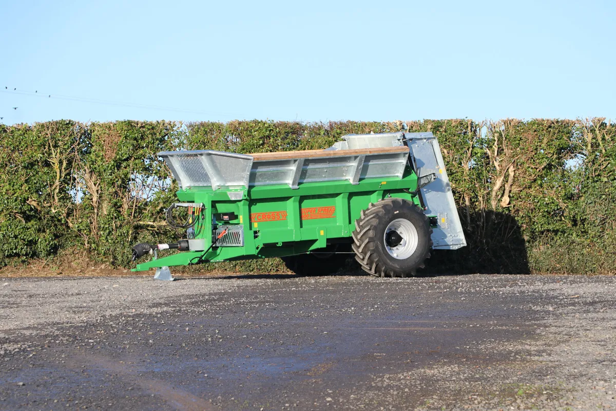 Cross 600 Manure Spreader - Image 1