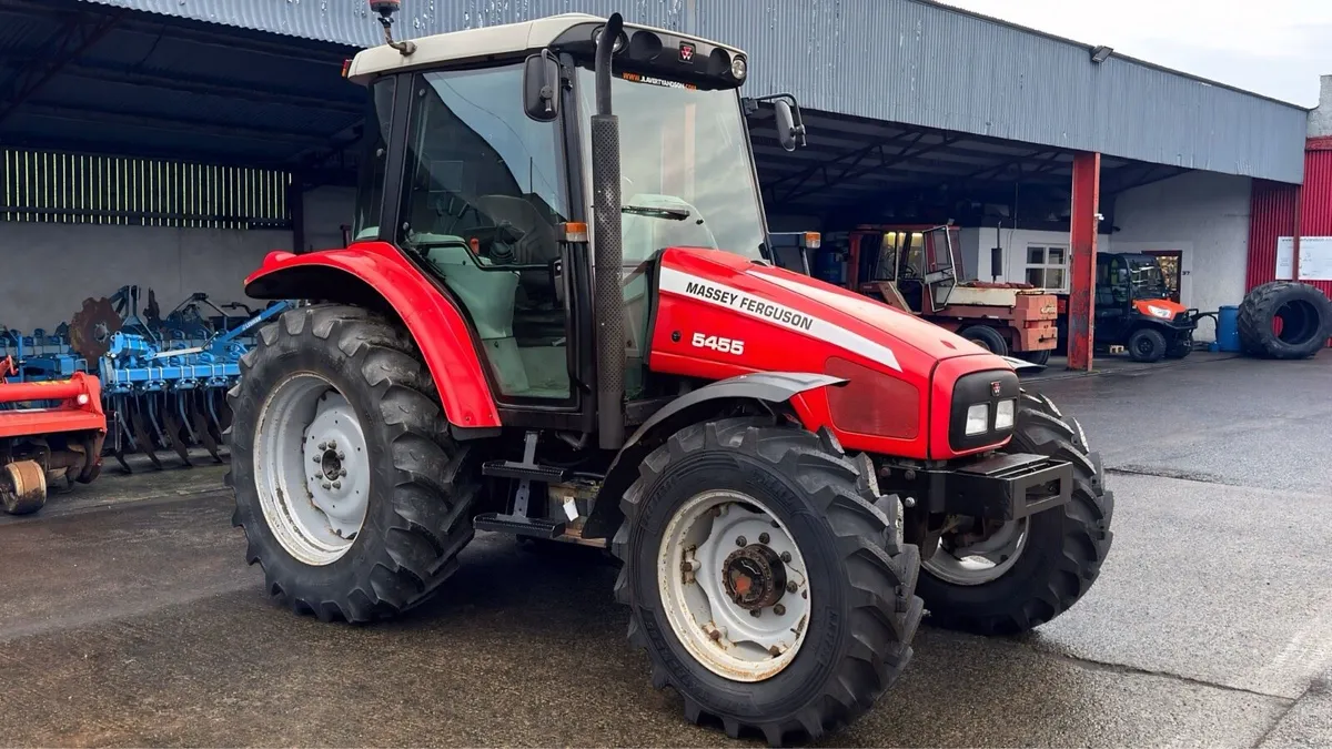 2006 Massey Ferguson 5455 - Image 2