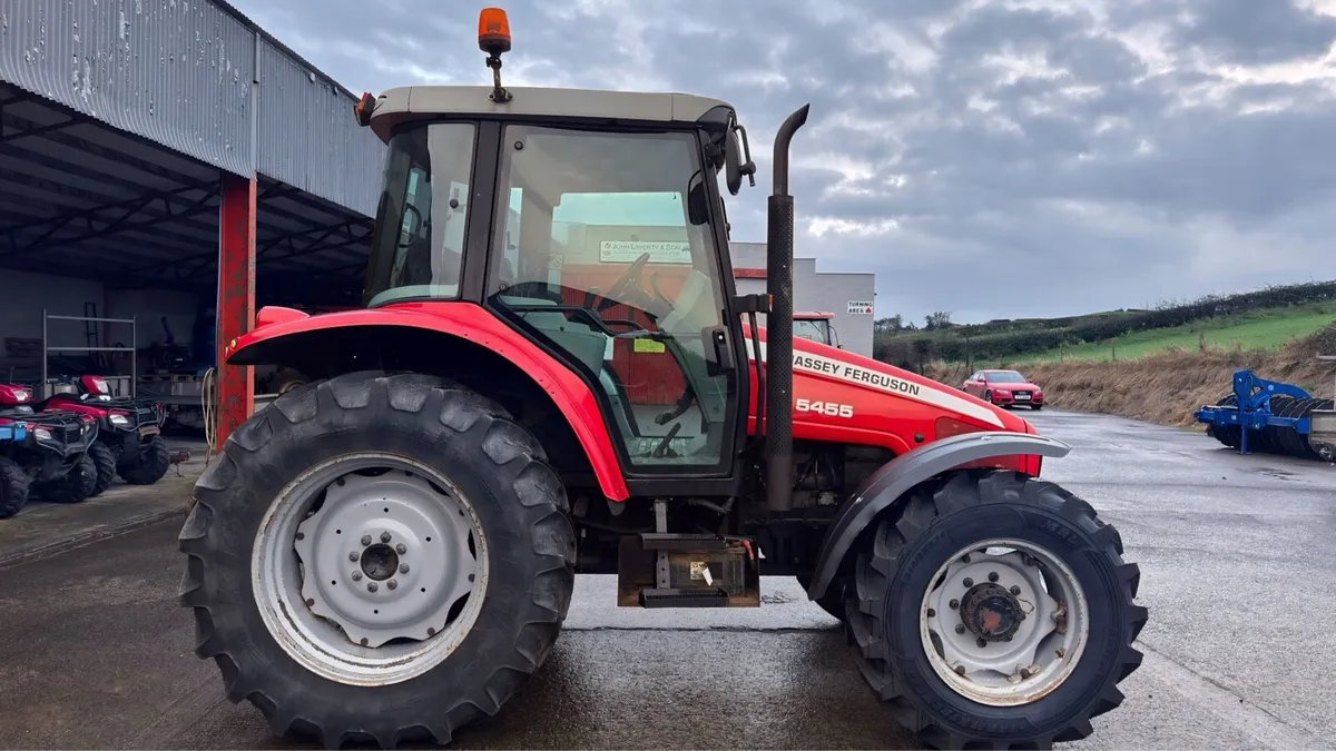 2006 Massey Ferguson 5455 - Image 3