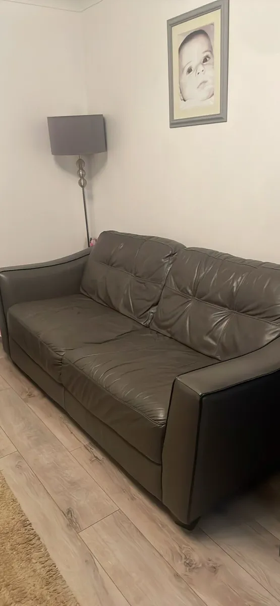 Suite 4 piece - Image 3