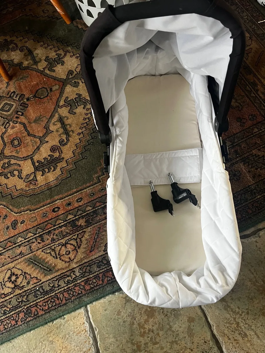 Bassinet for out n about pram - Image 2