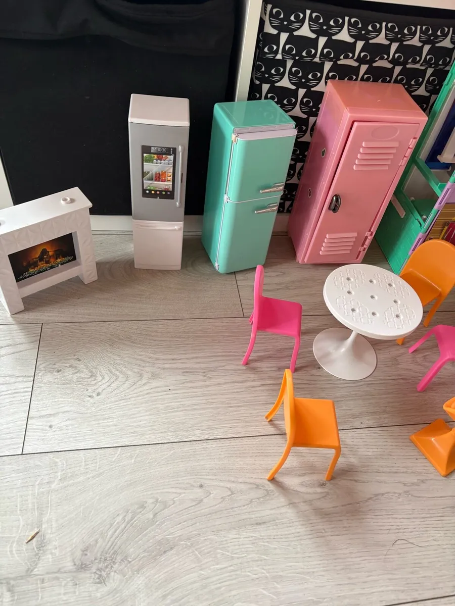 Barbie house - Image 2