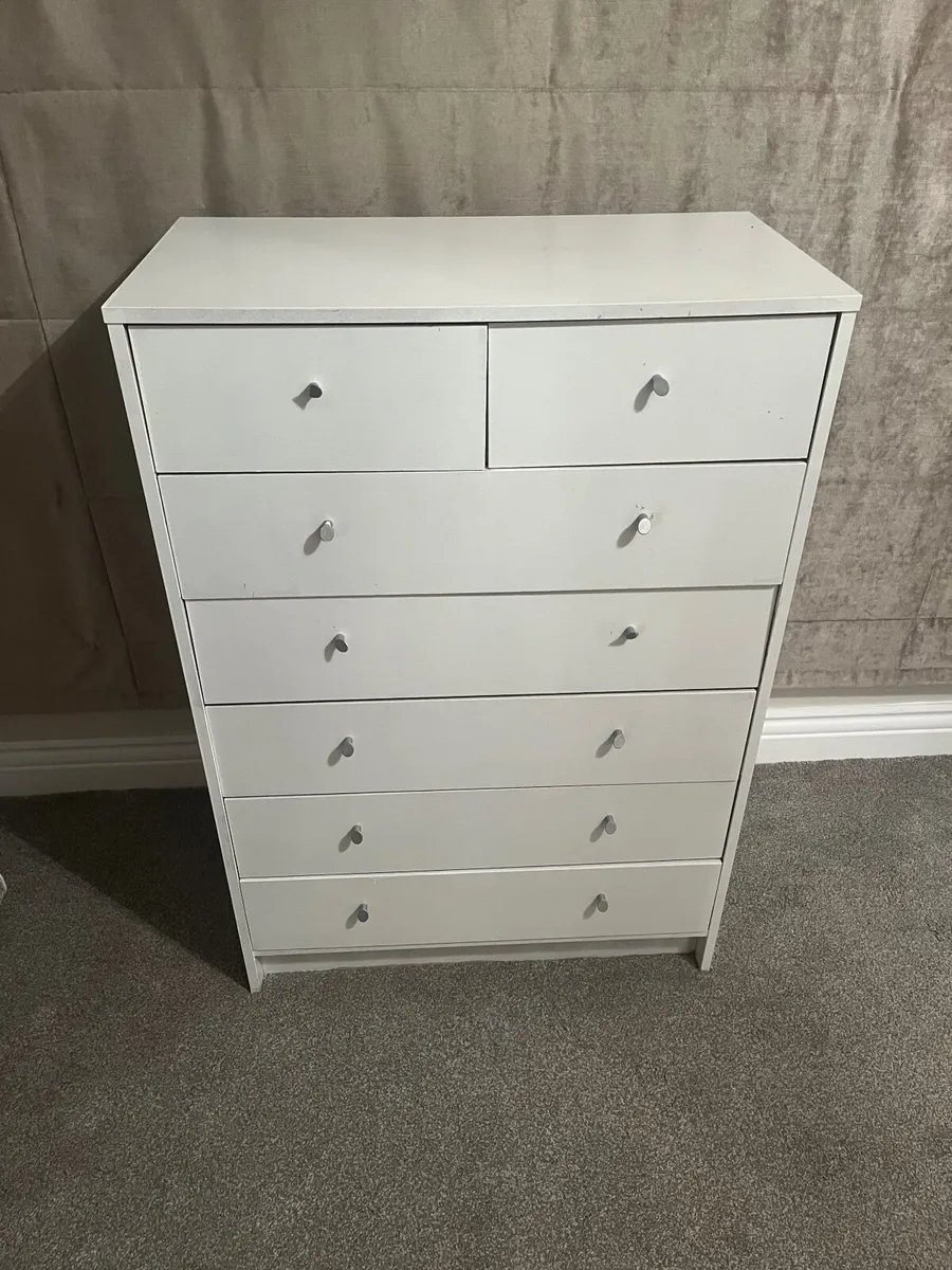 Chest of drawers - Image 1