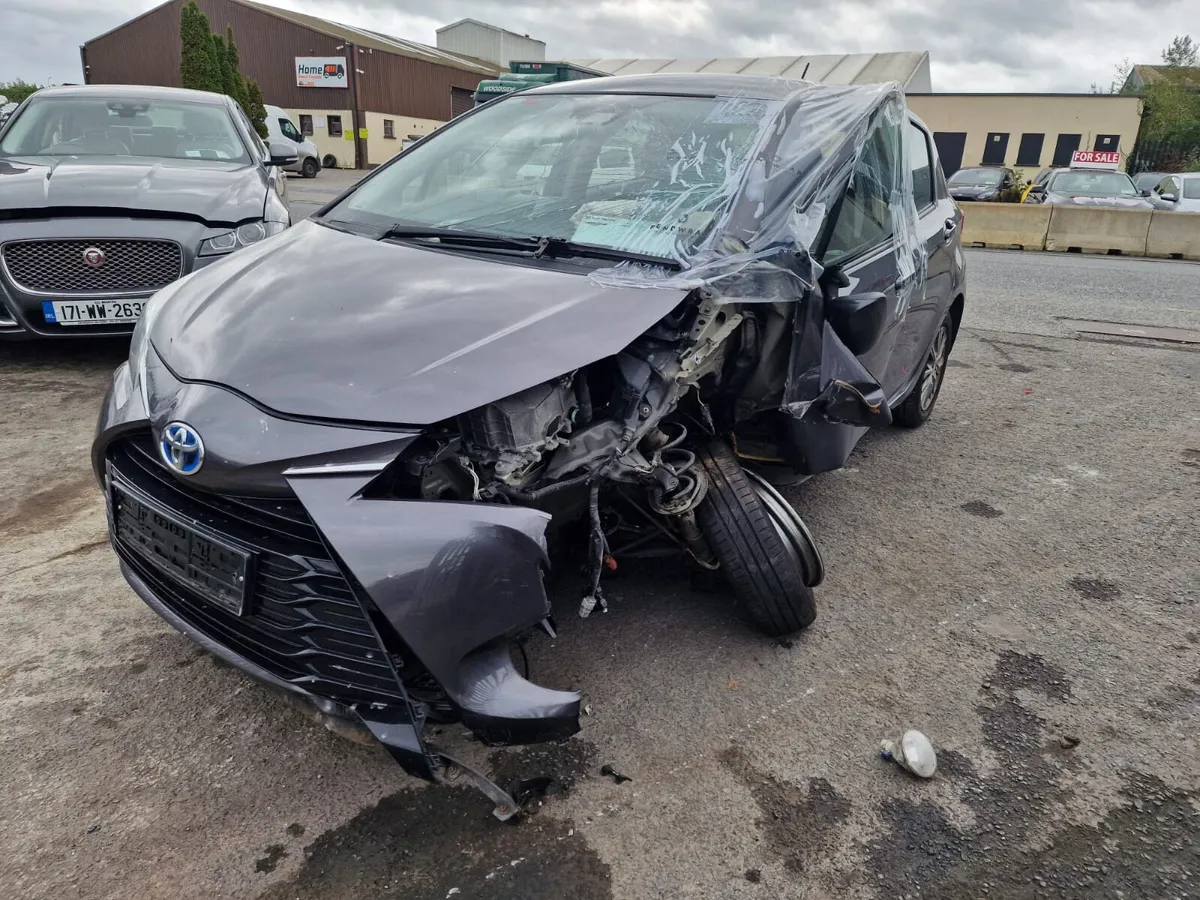 19 TOYOTA YARIS  1.5 HYBRID FOR BREAKING - Image 1