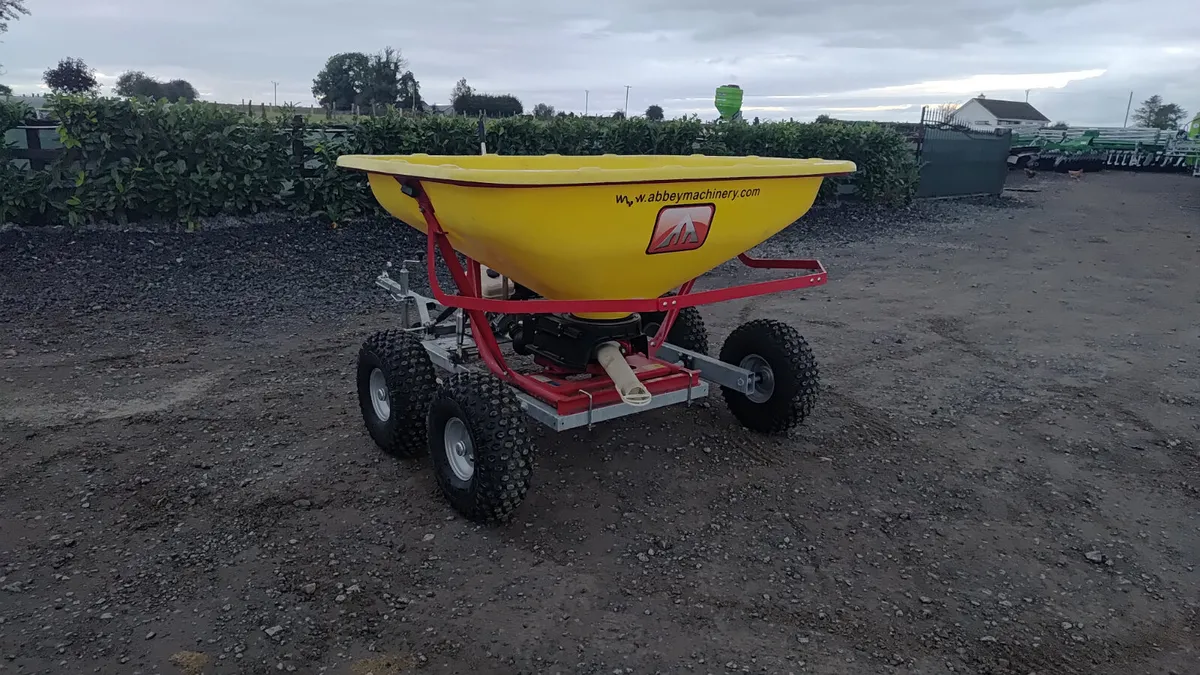 Tolmet fertiliser spreader - Image 2