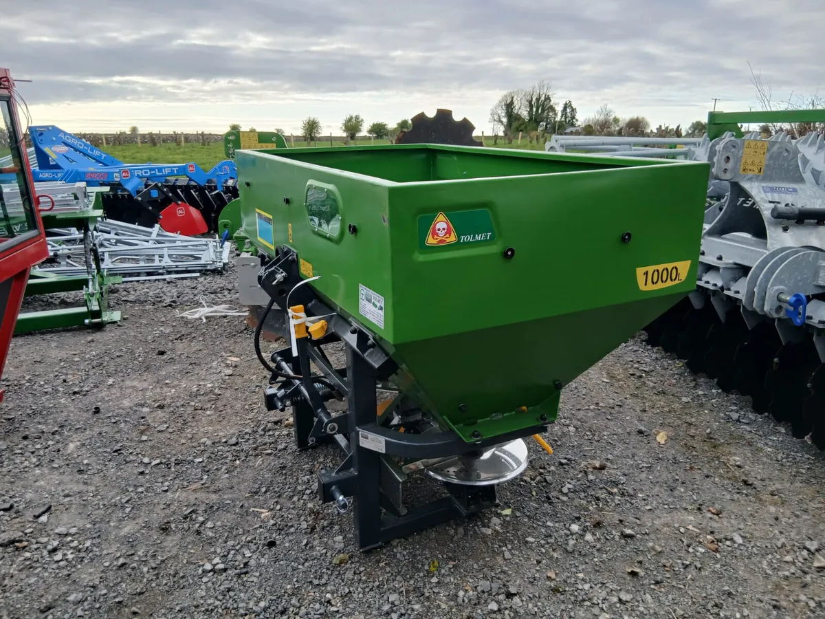 Tolmet fertiliser spreader - Image 1