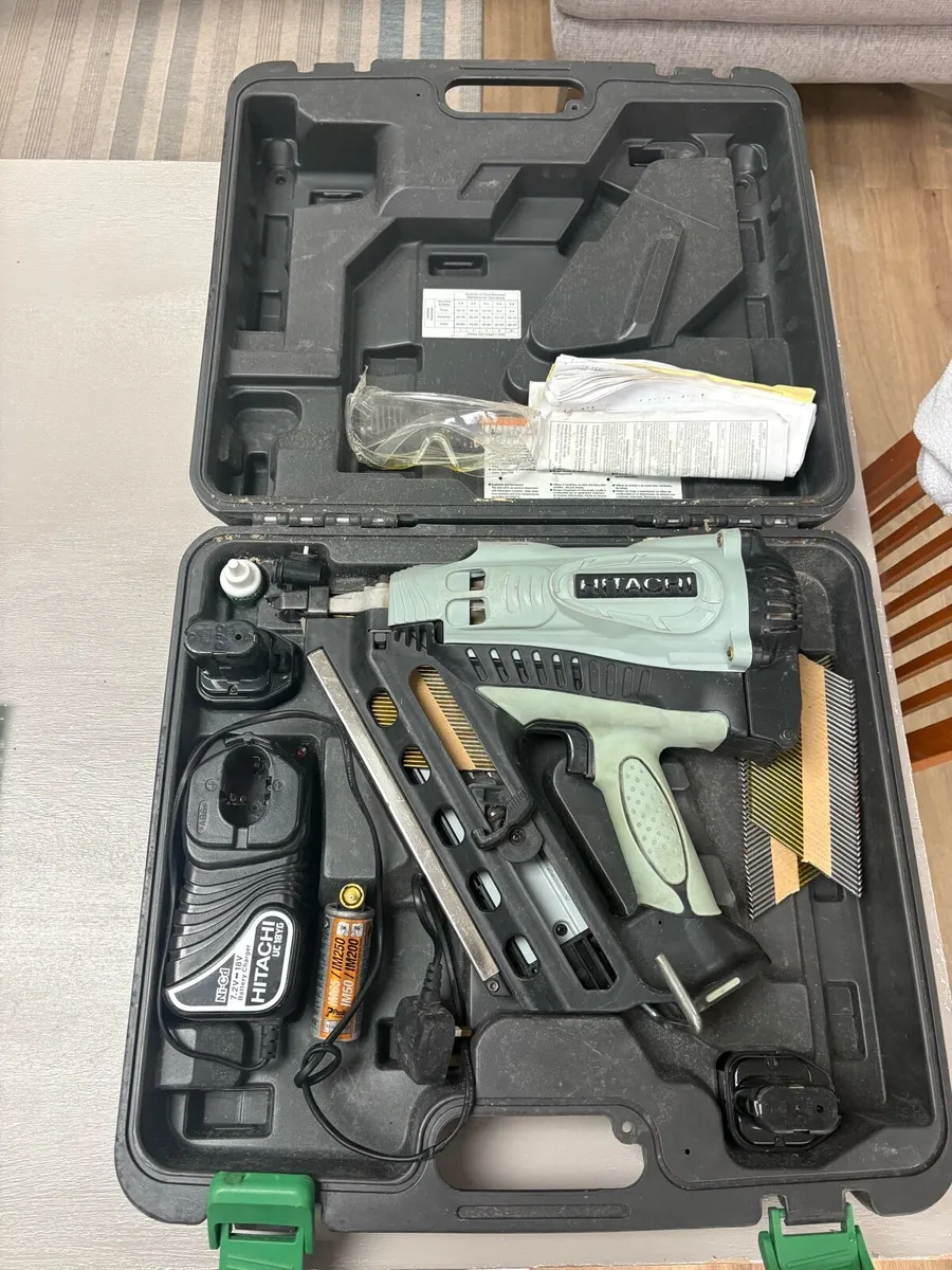 Hitachi NR90GC2 Gas framing nail gun - Image 2