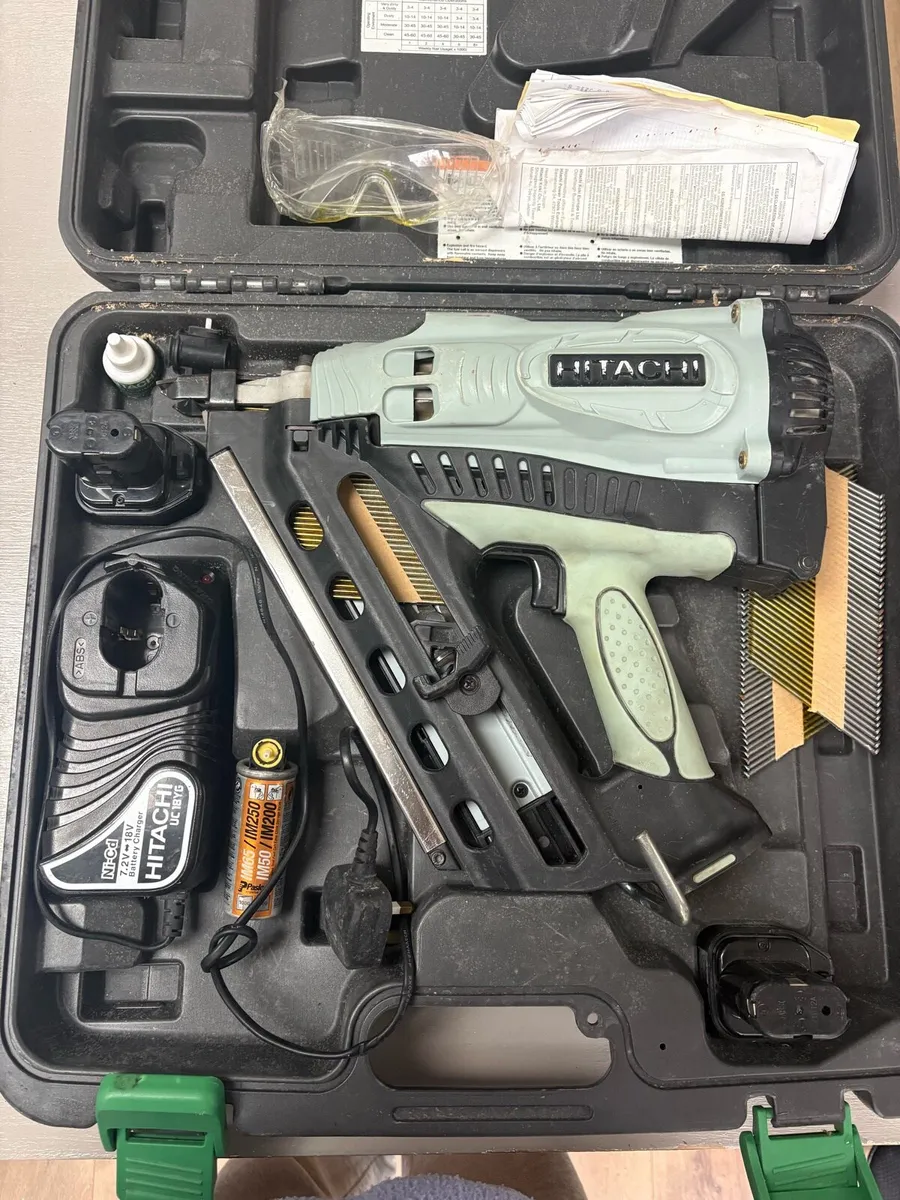 Hitachi NR90GC2 Gas framing nail gun - Image 3