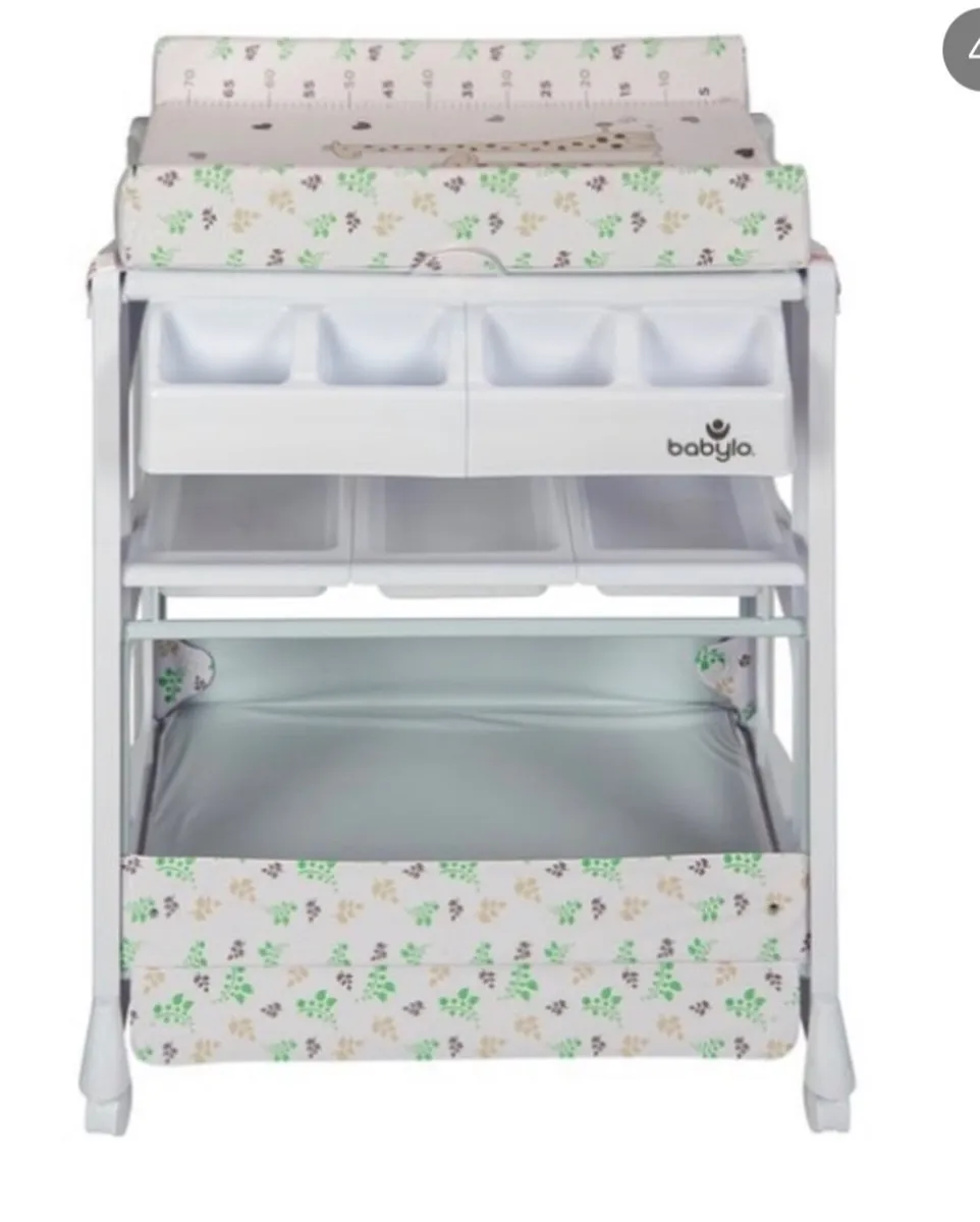 Nursery changing table - Image 2