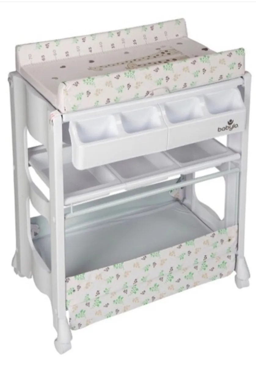 Nursery changing table - Image 3