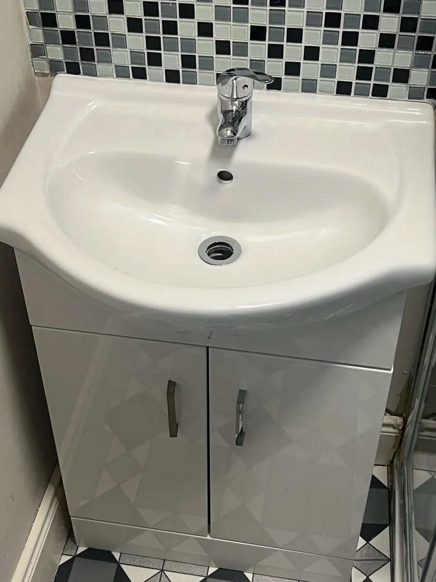 Bathroom - Image 2
