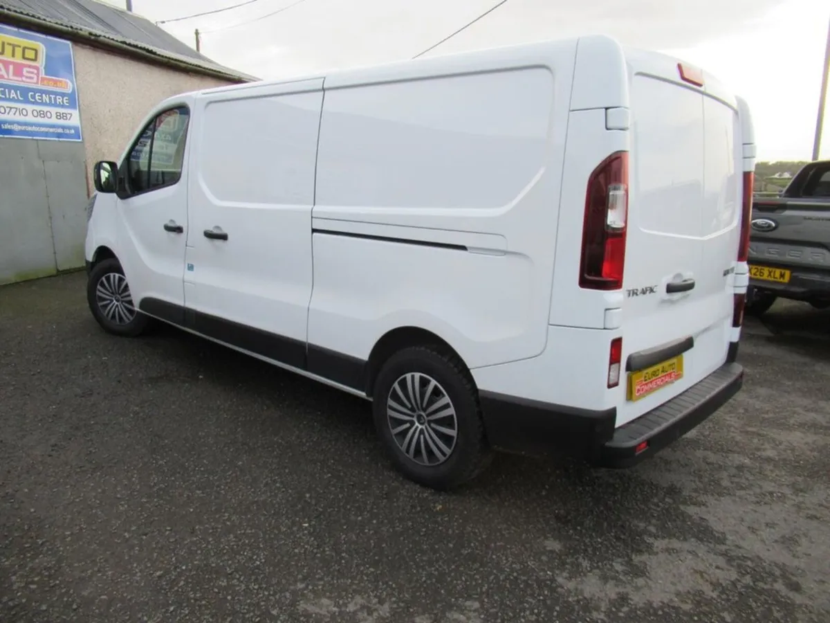 2.0 dCi Blue LL30 Advance Panel Van 5dr Diesel Man - Image 2