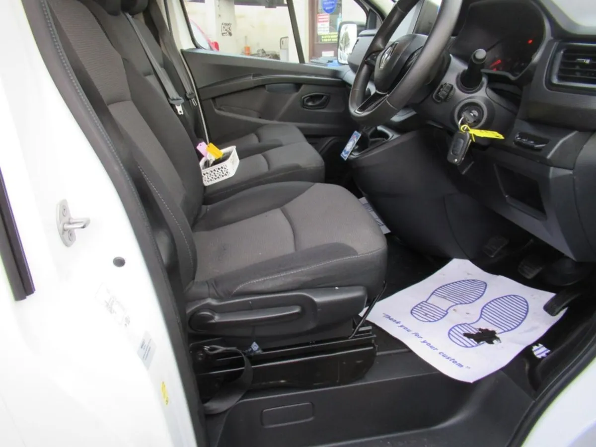 2.0 dCi Blue LL30 Advance Panel Van 5dr Diesel Man - Image 3