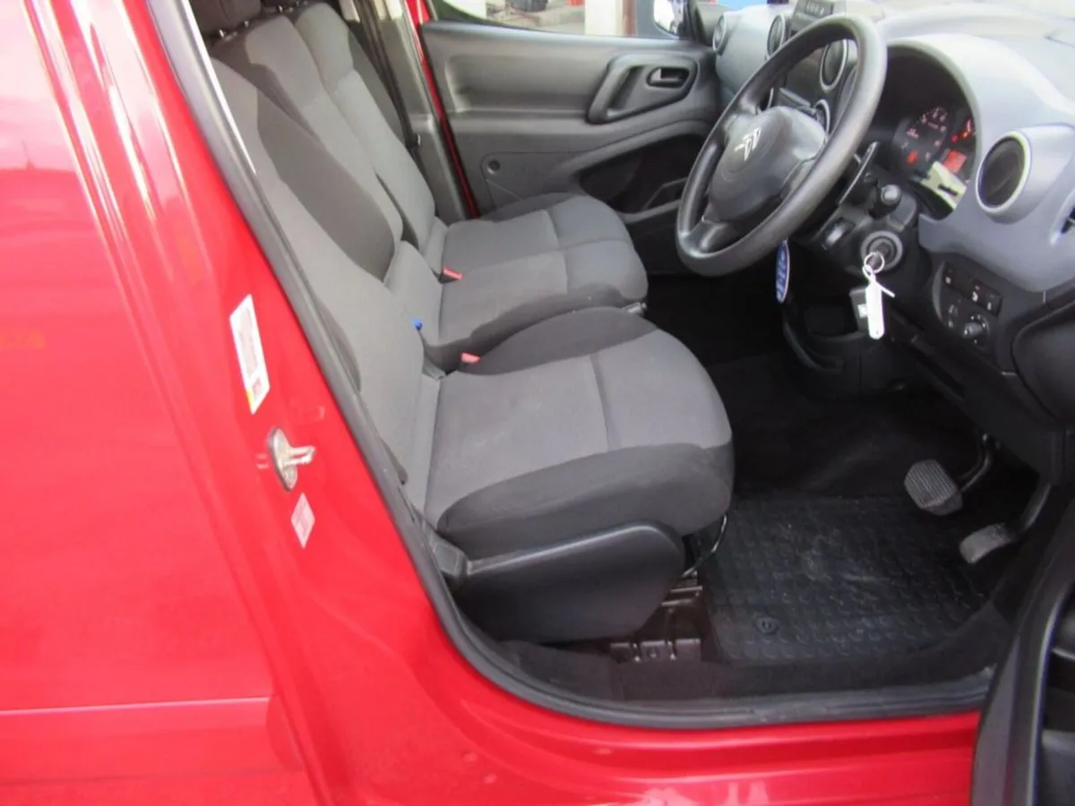 1.6 BlueHDi 625 LX Panel Van 5dr Diesel ETG6 L1 (1 - Image 3