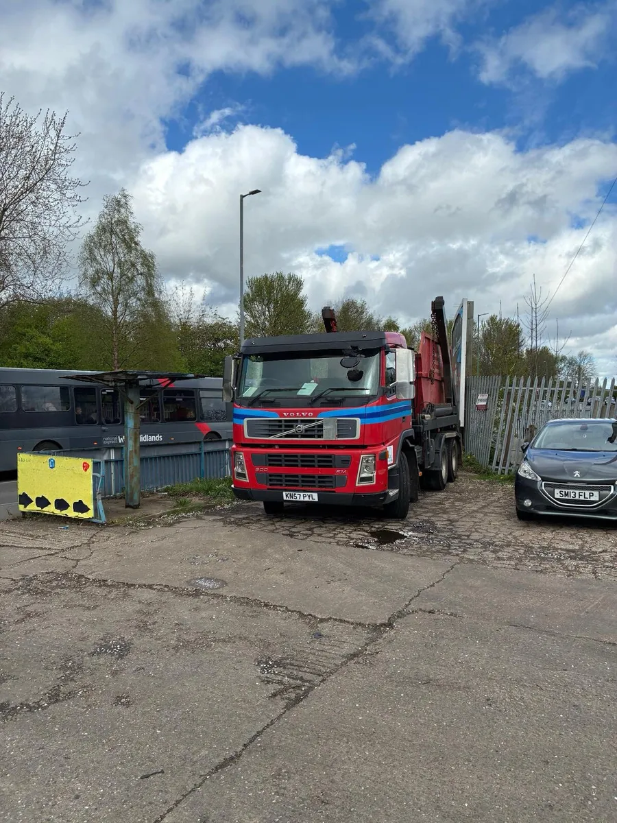 VOLVO FM SKIP LOADER ( 2007 )