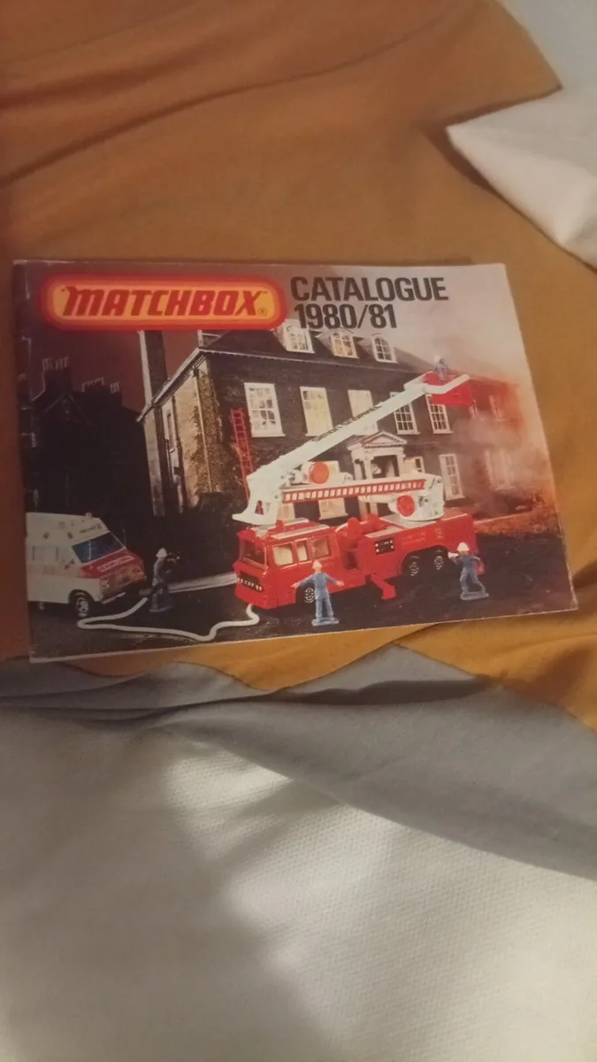 OLD MATCHBOX BOOK 1980s