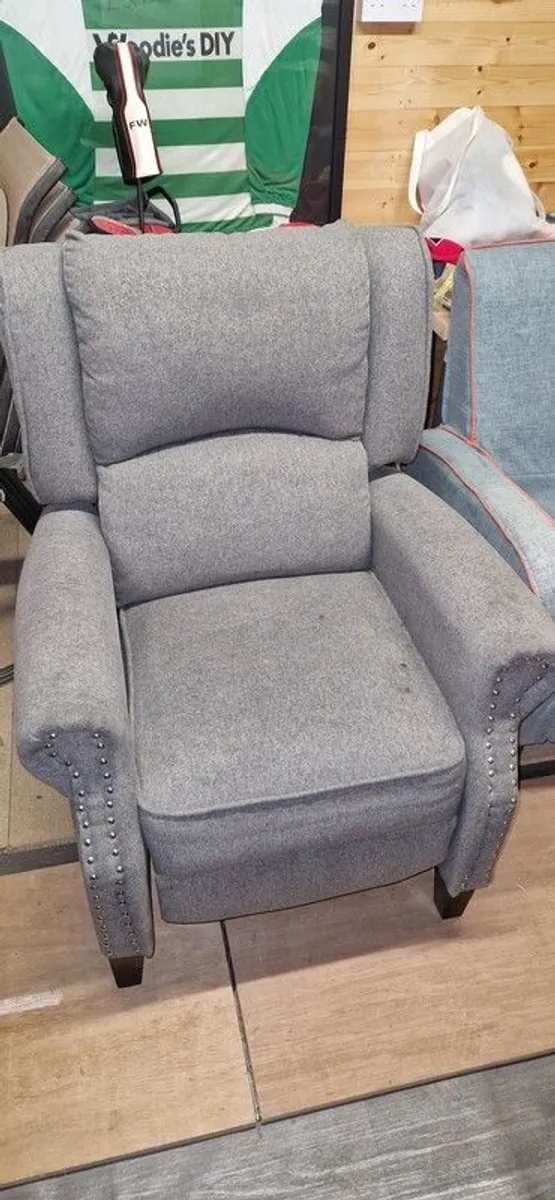 Recliner chair - Image 1