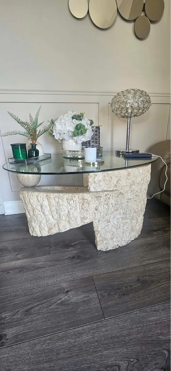Sitting room table with matching side table - Image 2