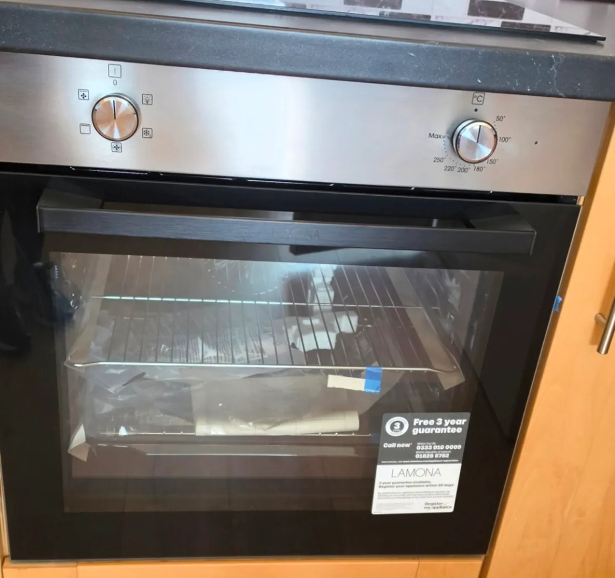 Brand New Lamona Built-In Oven - Never
Used - Image 1