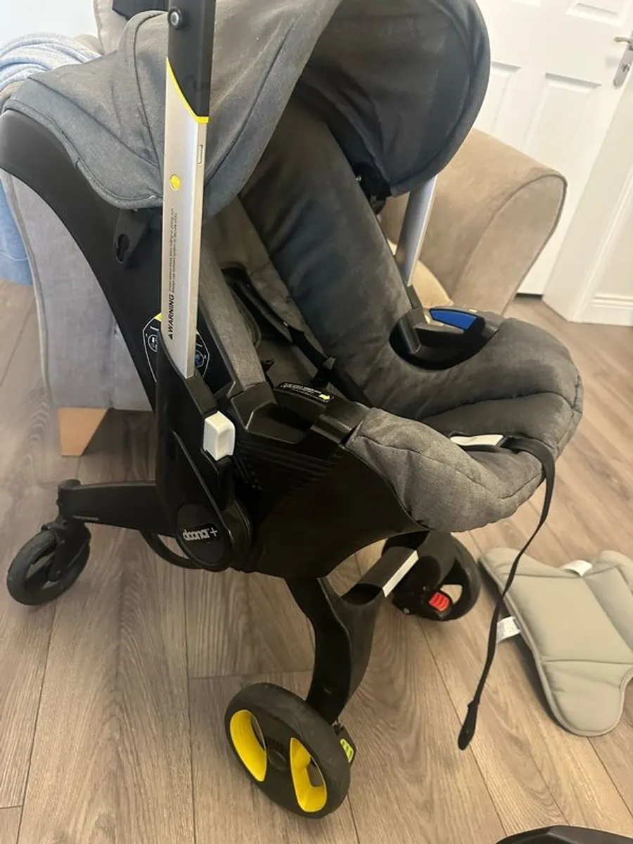 Doona+ Car Seat & Isofix - Image 1