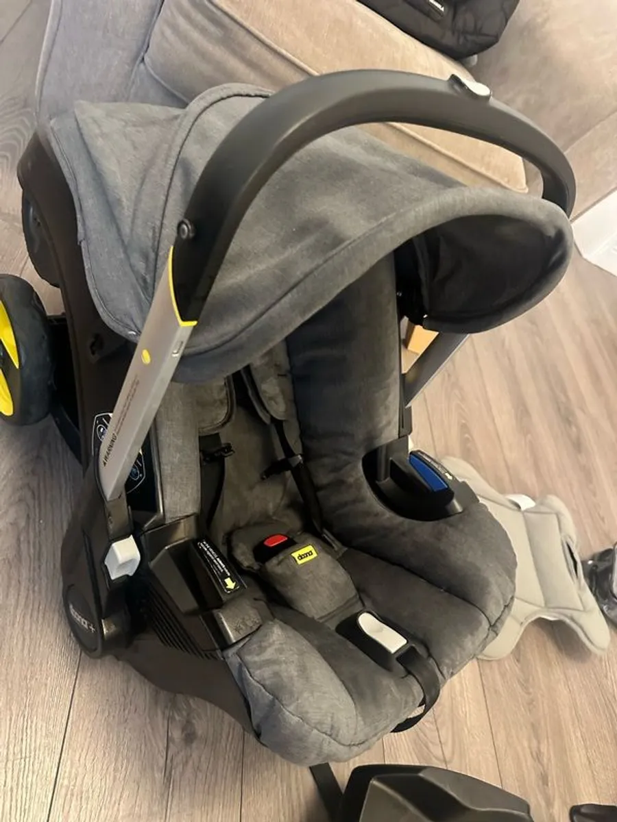 Doona+ Car Seat & Isofix - Image 2