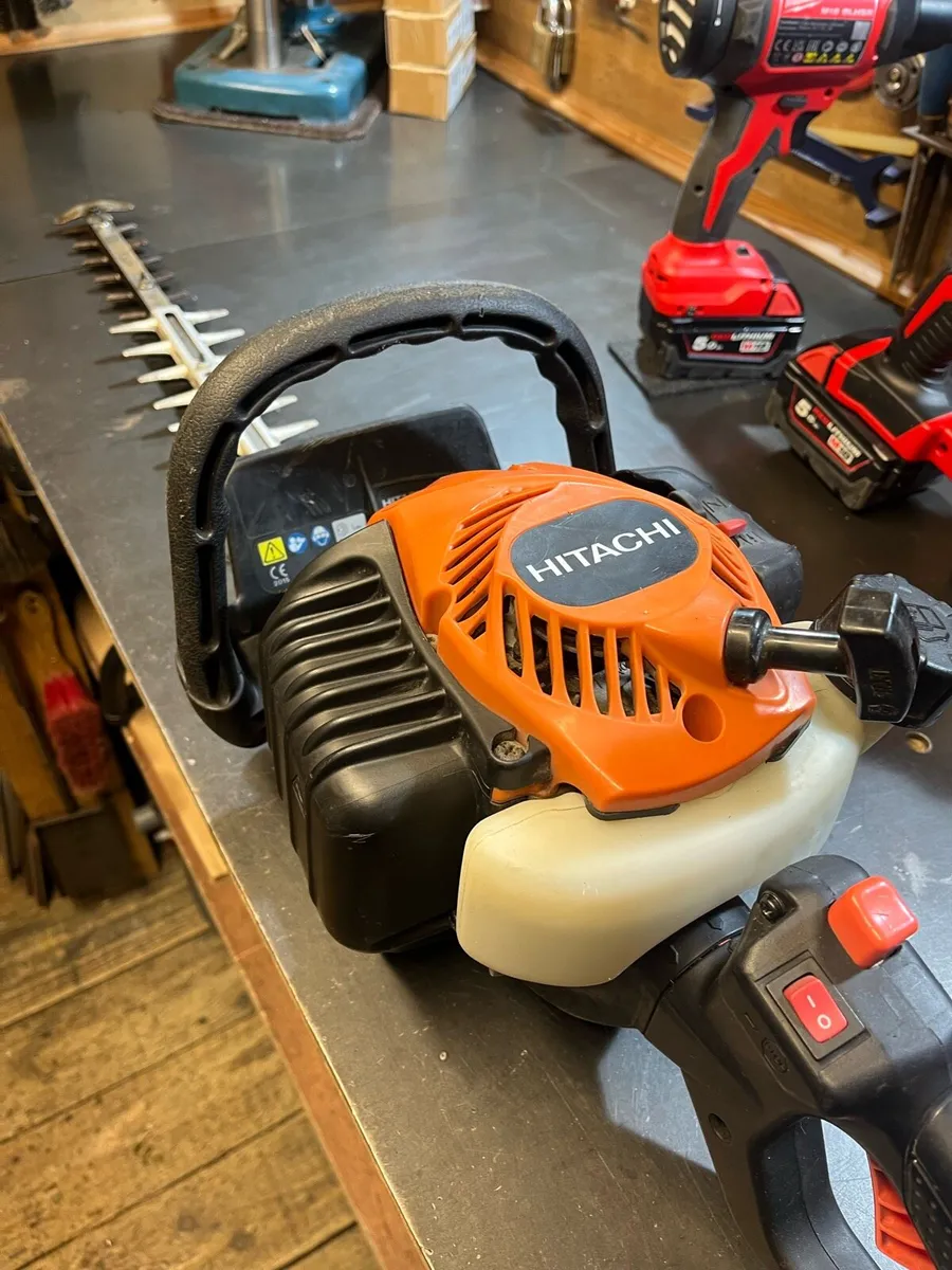 Hitachi/Tanaka Hedge cutter - Image 1