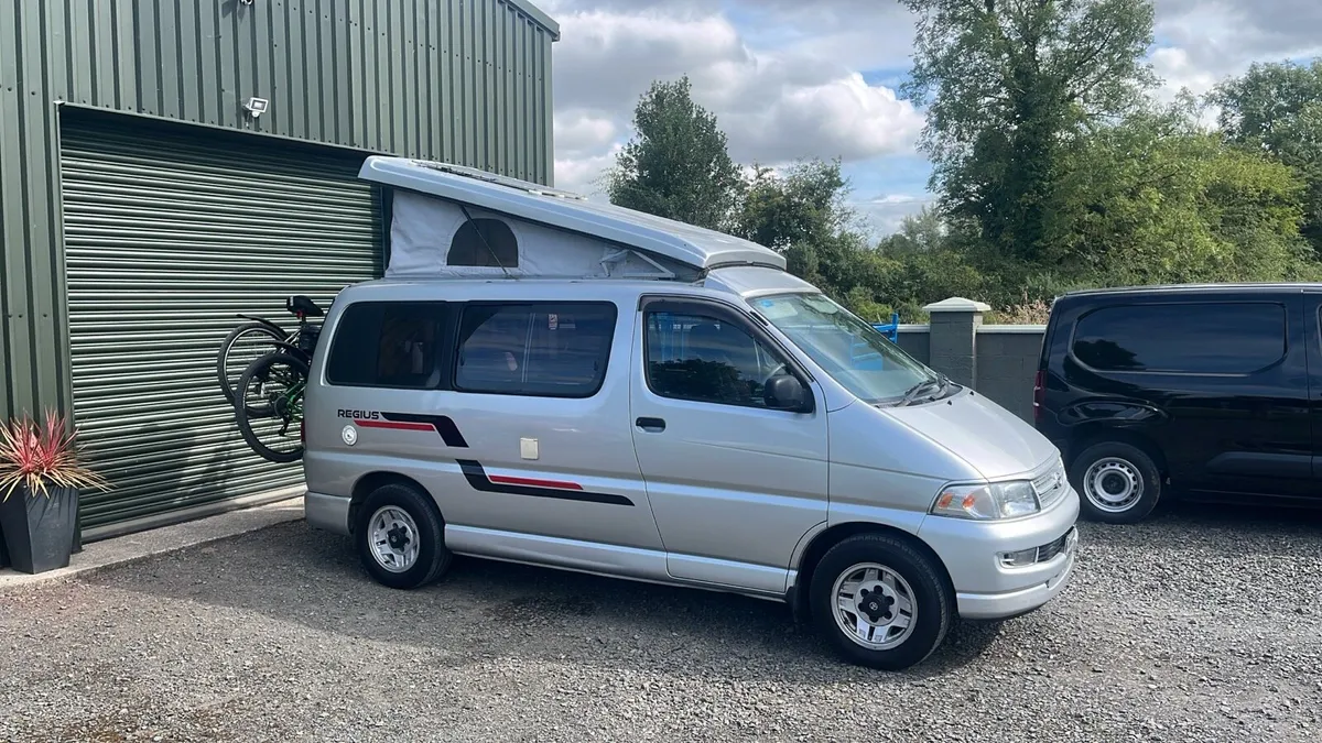 Toyota regius camper - Image 1