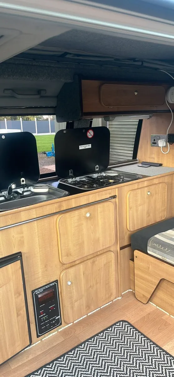Toyota regius camper - Image 2
