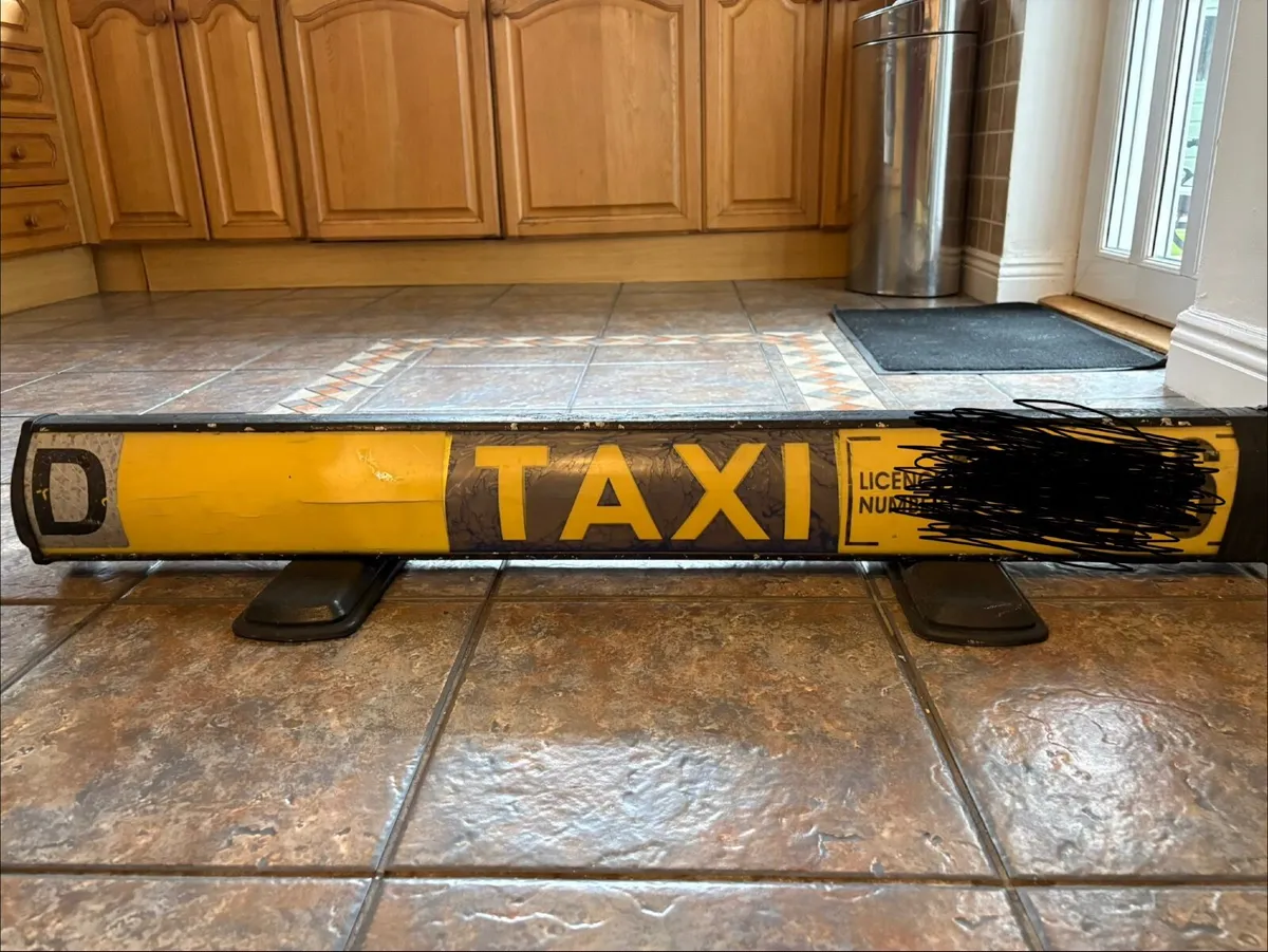 Taxi plate