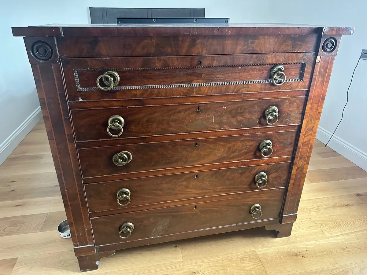 Chest of drawers