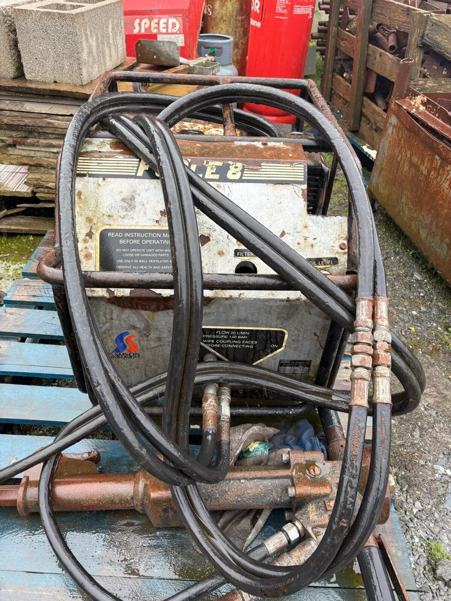 Hydraulic breaker pack with hammer - Image 3